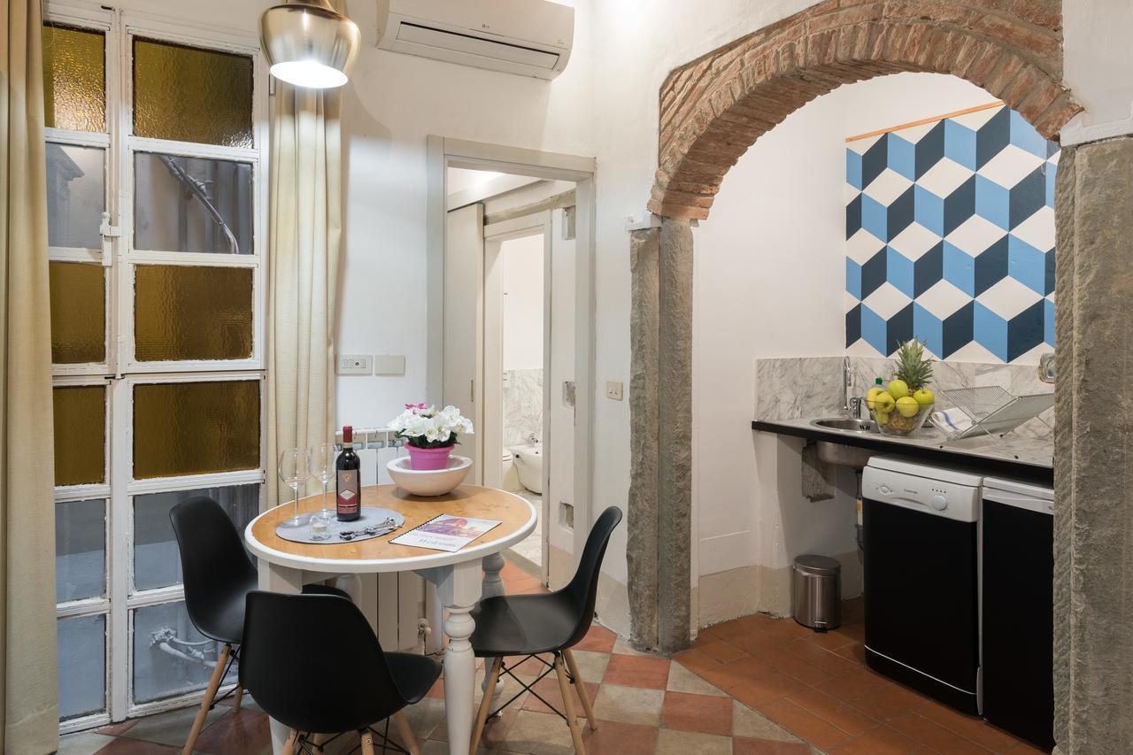 F7 - Santa Croce One Bedroom Flat For 2 Or 3 Guests Florence Luaran gambar