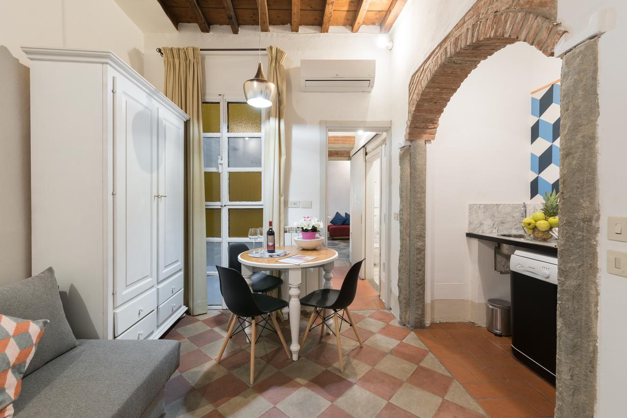 F7 - Santa Croce One Bedroom Flat For 2 Or 3 Guests Florence Luaran gambar